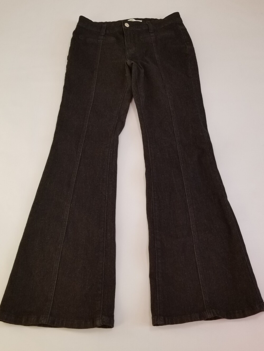 Thread Market Mid-Rise Flare Jeans Star Detail 9/29